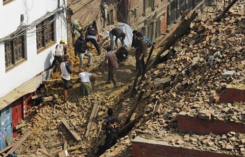 Число жертв землетрясения в Непале превысило 5 тыс. человек - ảnh 1